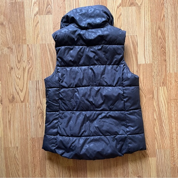 Old Navy - Grey Leopard Print Vest - Picture 6 of 6